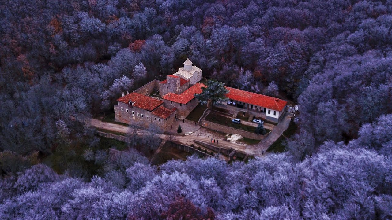 Вы сейчас просматриваете СТАРЫЙ КРЫМ — место которое мне безумно нравится. Древний монастырь в ЗИМНЕМ лесу.